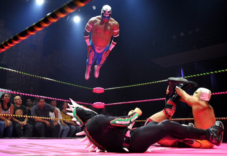 flying_luchadores.jpg